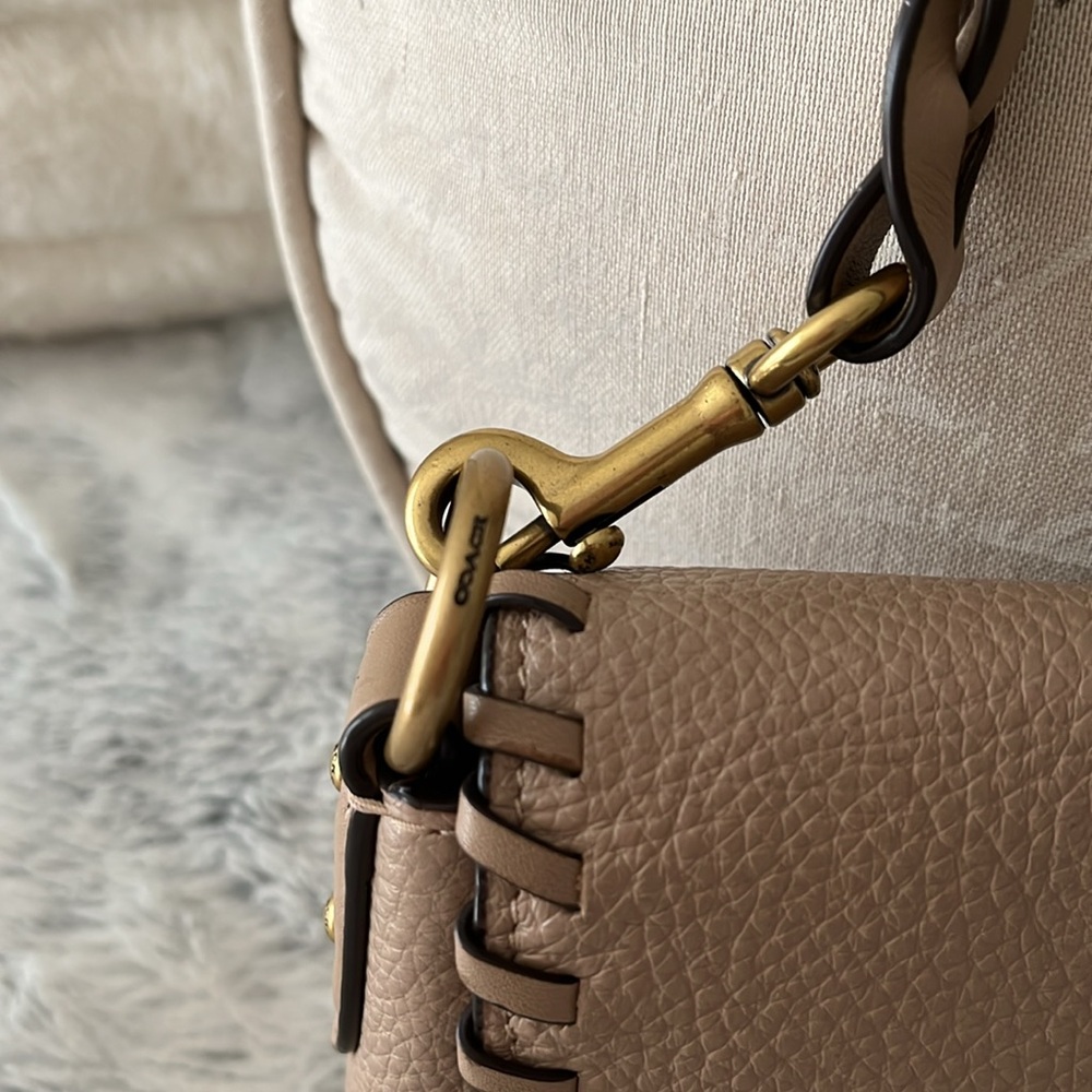 Coach Beige Leather Shoulder Bag with Gold Accents - Picture 5 of 15